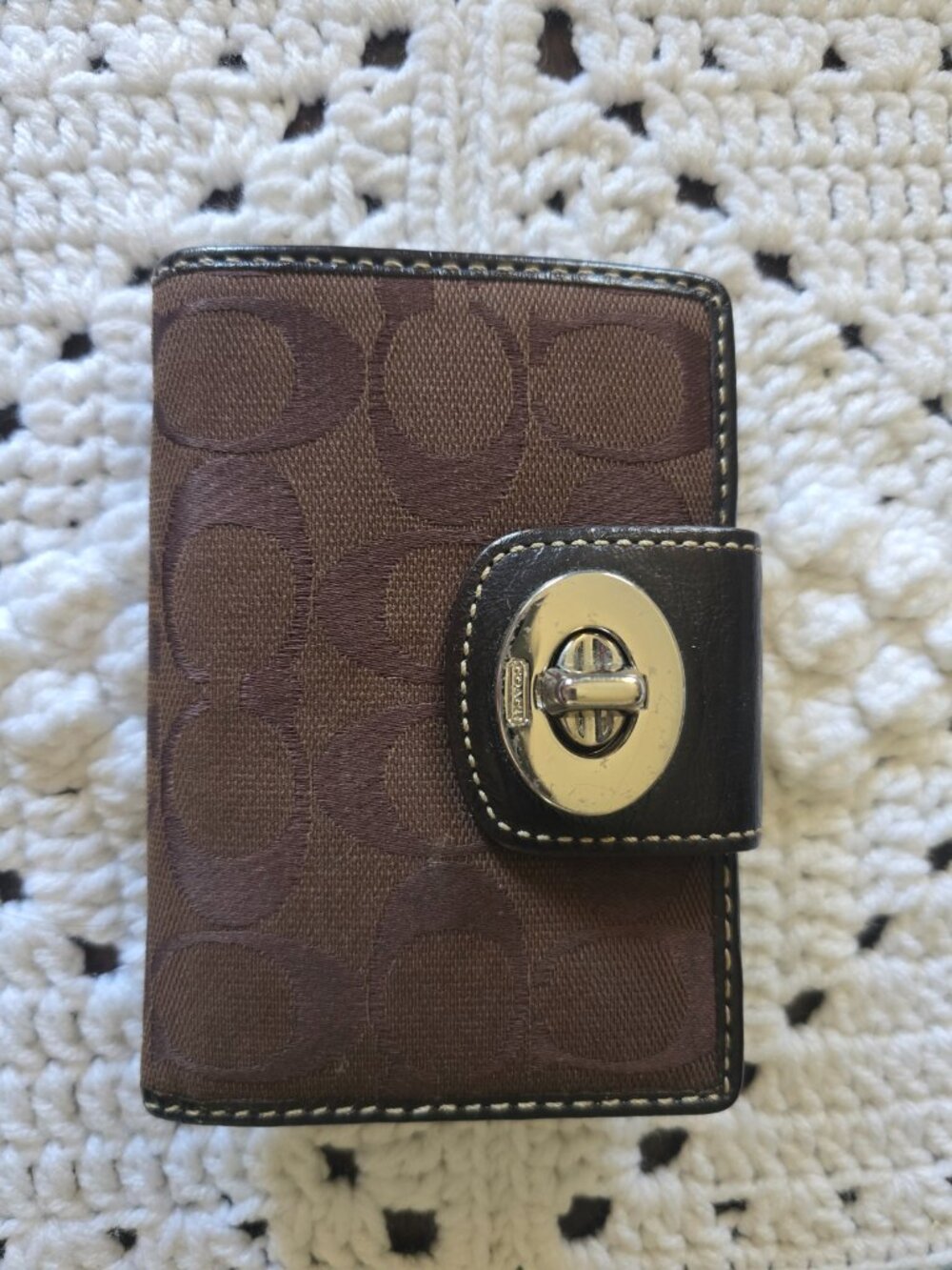 Vintage Coach signature C brown turn lock key wallet